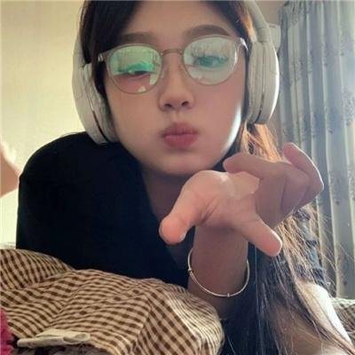 靓仔斗大鳄